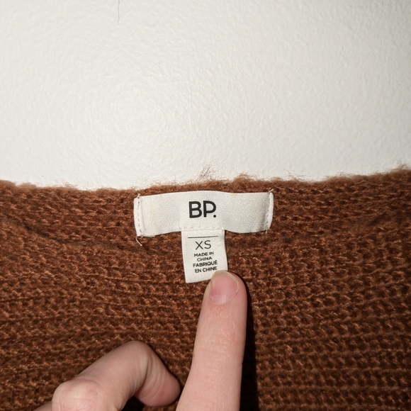 burnt orange XS BP sweater - Picture 2 of 7